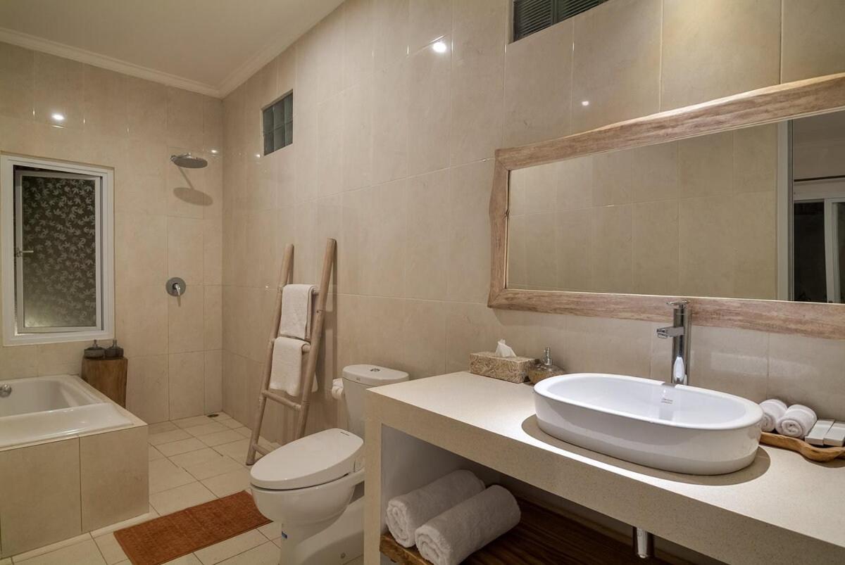2br Villa3 Oberoi Seminyak,18min Walk To The *