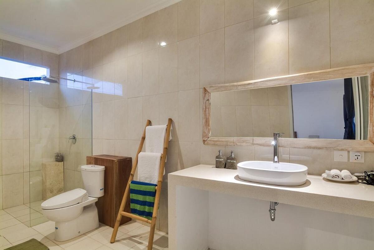 2br Villa3 Oberoi Seminyak,18min Walk To The *